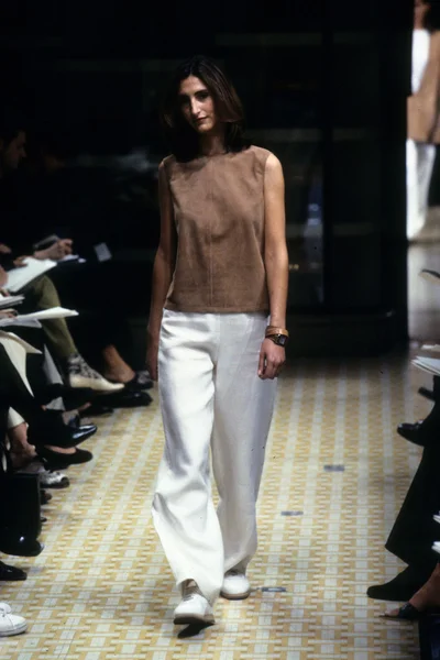 Look 3